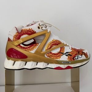 Yao Ming Signed Omni Pump Hexride 'Yao Ming'